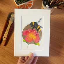 Load image into Gallery viewer, Bee